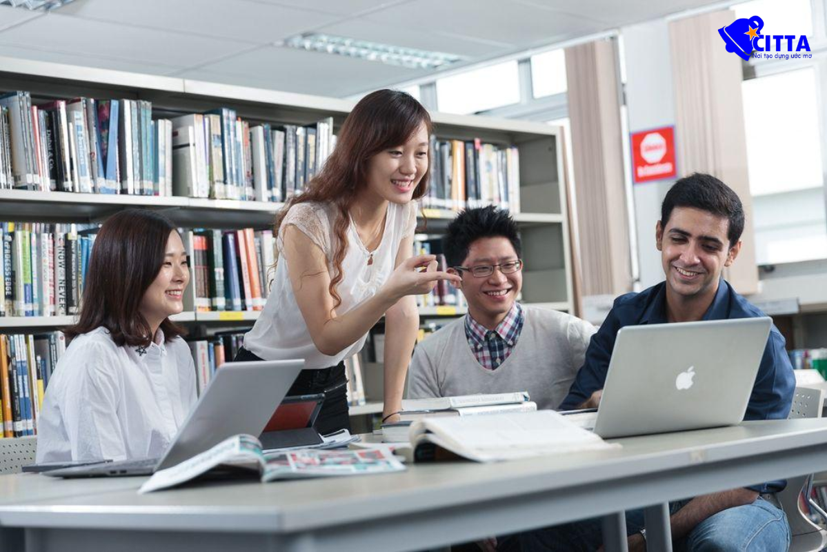 Sinh viên học tập trong môi trường giáo dục Singapore